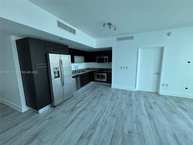 Foto del edificio - 950 Brickell Bay Dr