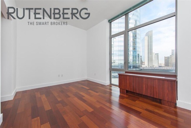 Building Photo - 4251 Hunter St