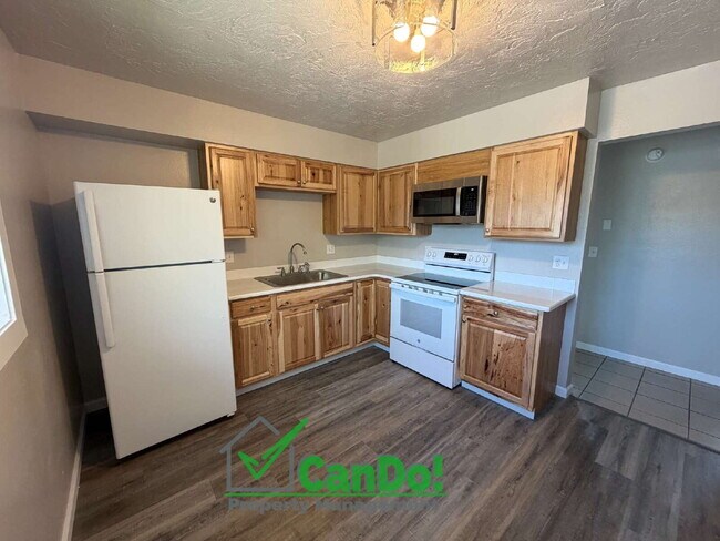 Foto del edificio - Now Available! Freshly Remodeled 2 bedroom, 1 bathroom apartment in Blackfoot with Fiber Internet.