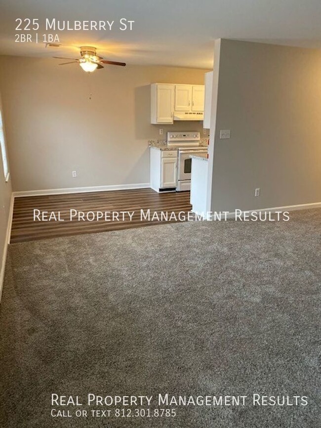Building Photo - Mulberry Square Apartments 2 Bedrooms, 1 Bath
