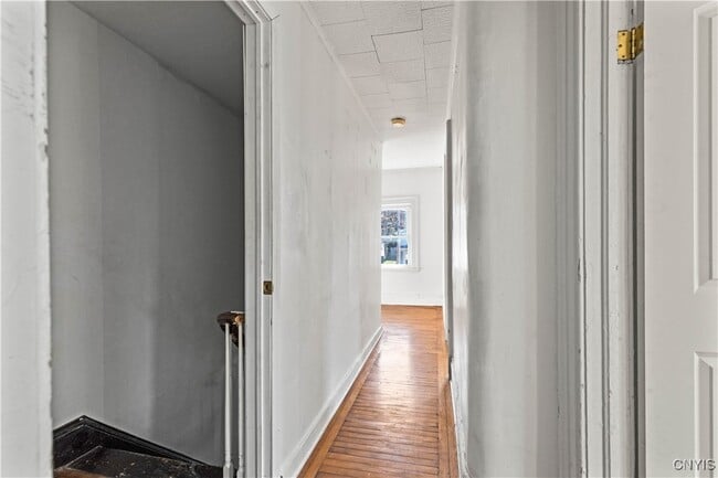 Building Photo - 170 W 8th St