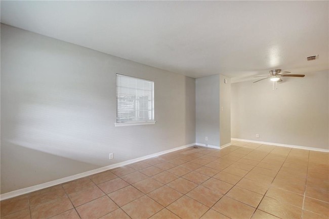 Building Photo - 6805 Hardy Dr