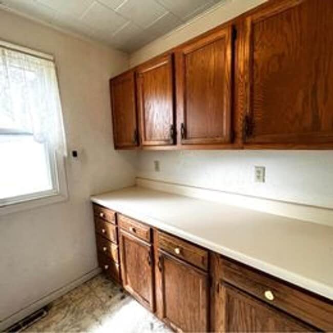 Building Photo - 2811 IA-1
