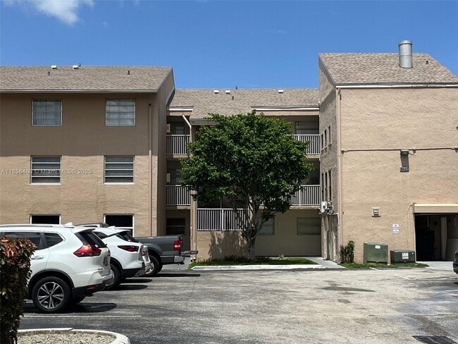 Building Photo - 8420 SW 154th Cir Ct