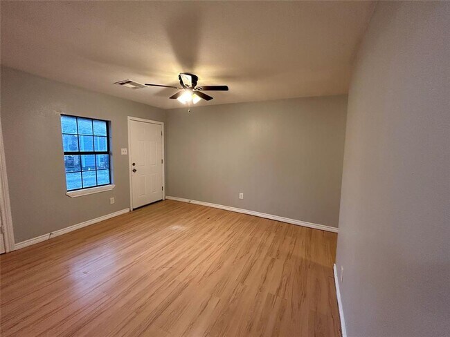 Foto del edificio - 6818 Weston St