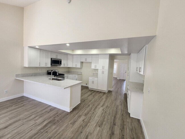 Foto del edificio - Beautiful: 3 Bedroom 2 Bath Single Family ...