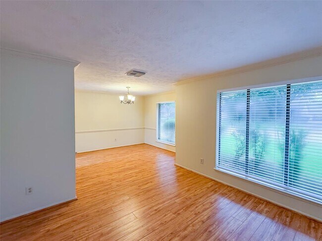 Foto del edificio - 2926 Colonial Dr