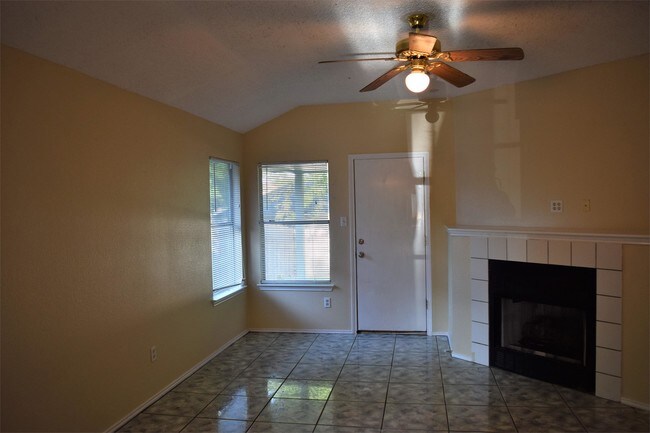 Building Photo - 8133 Tockington Way
