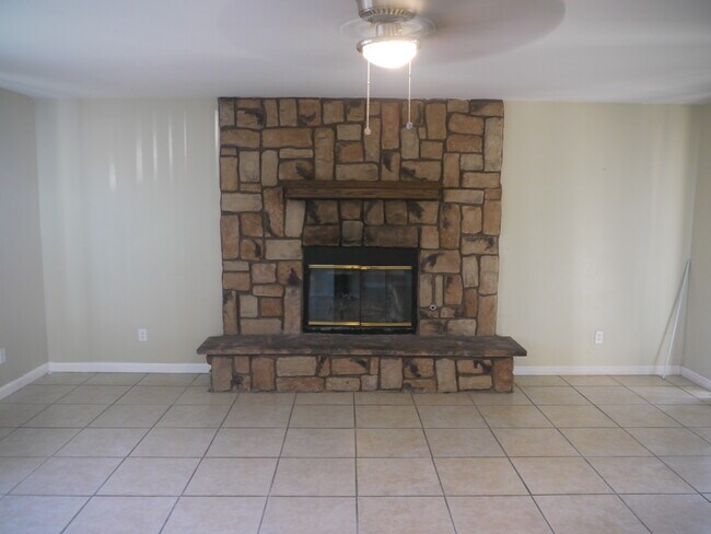 Foto del edificio - Fully Remodeled 4-Bedroom Home for Rent – Move-In Ready