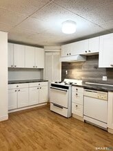 Building Photo - 143 William St