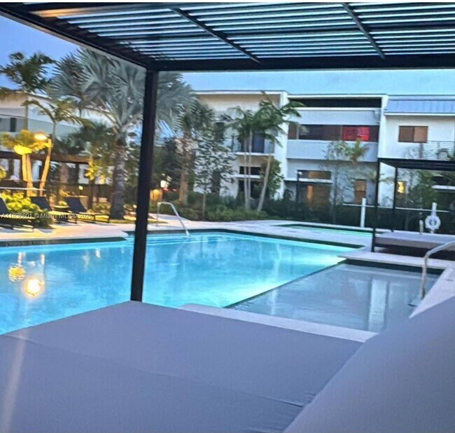 Foto del edificio - 4400 Sunrise Blvd