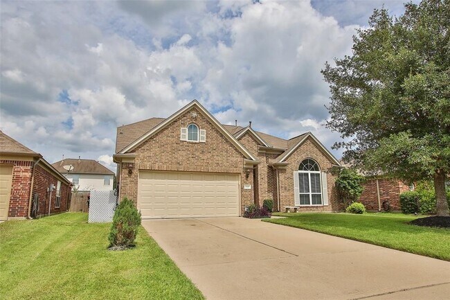 Building Photo - 18418 Cypress Lake Village Dr