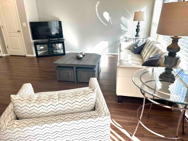 Foto del edificio - 12810 Roosevelt Ln