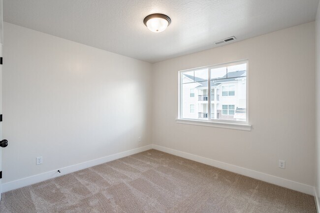 Building Photo - 4166 W 1960 N