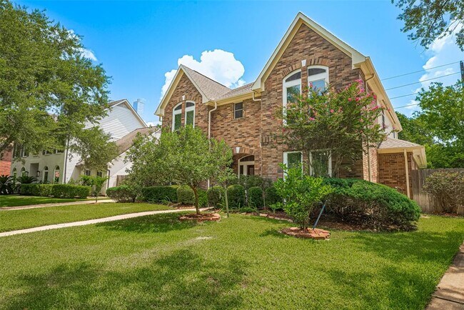 Foto del edificio - 3739 Elkins Rd