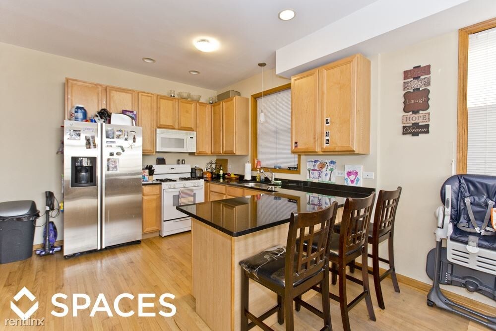 Foto principal - 2913 N Damen Ave