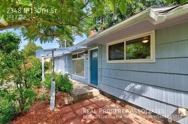 Building Photo - North Seattle Home