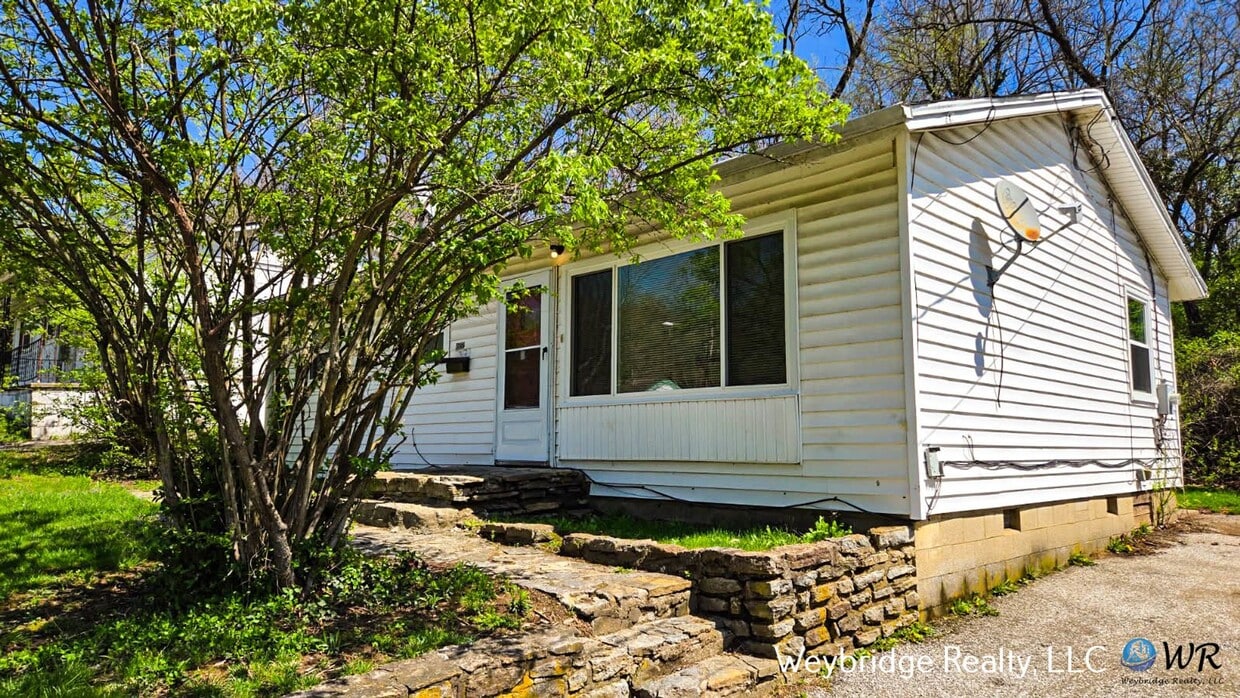 A Nice 3-Bed 1 Bath Ranch Style House in N... - A Nice 3-Bed 1 Bath Ranch Style House in N...