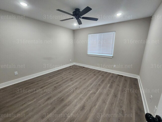 Foto del edificio - 5258 N Plumthicket St