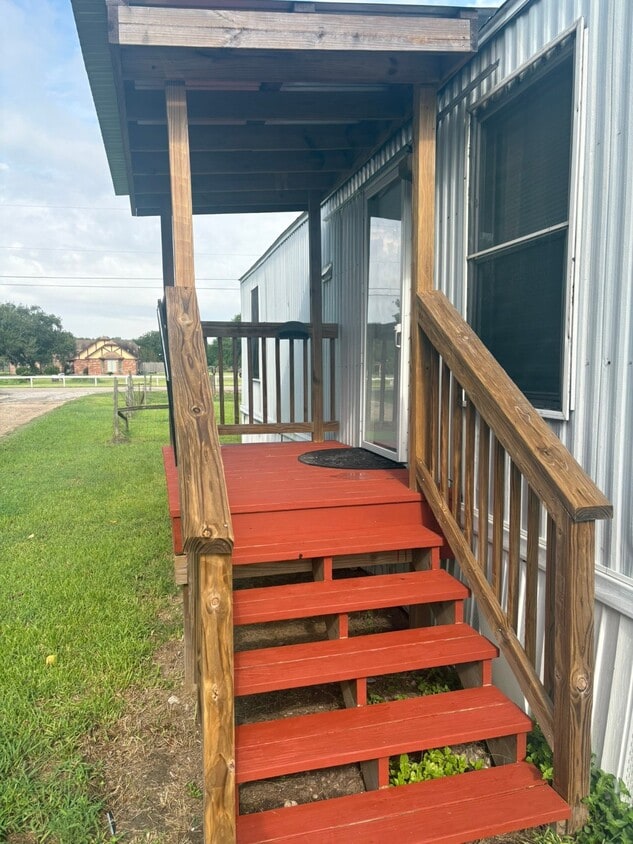 Foto principal - 17025 Wellborn Rd