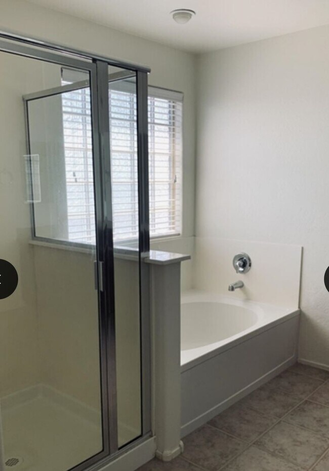 Foto del edificio - 4 BEDROOM IN GOODYEAR