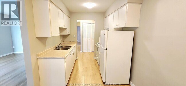 Photo du bâtiment - 3900 Wyandotte St E