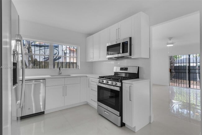 Building Photo - 13011 SW 80th St