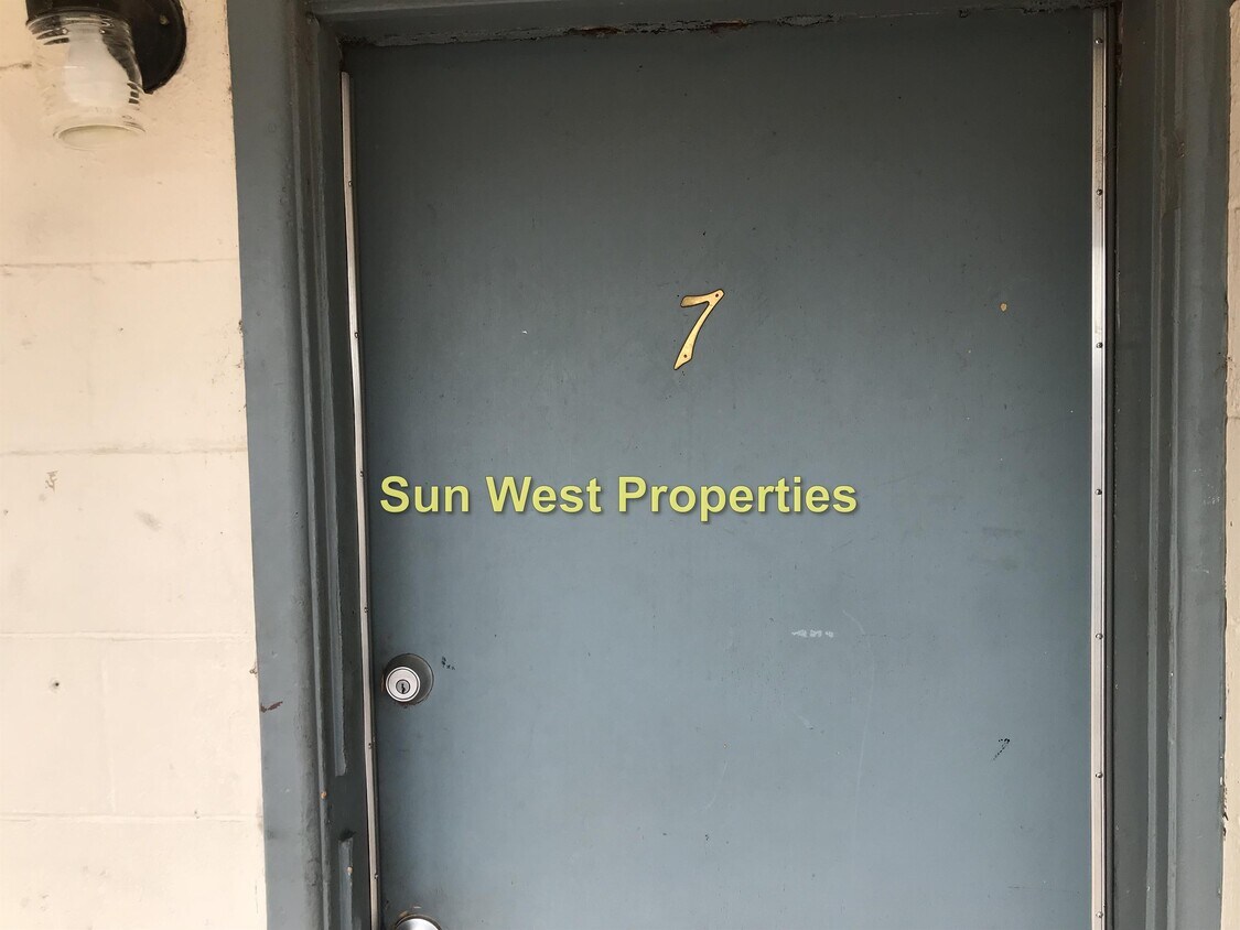 Primary Photo - 510 N Wall Ave
