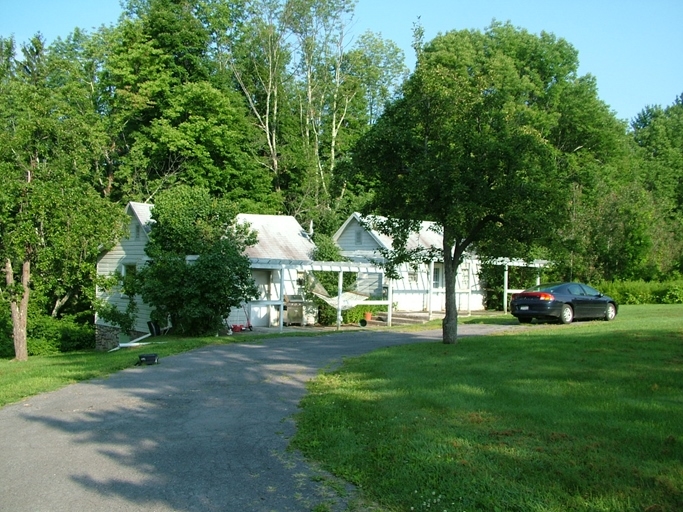 Building Photo - 40-44 Bonnie Brae Ln