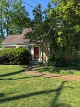 Building Photo - 2944 Primrose Cir
