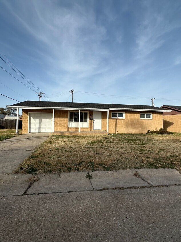 Primary Photo - 3 Bedroom, 1 Bathroom House with Attached ...