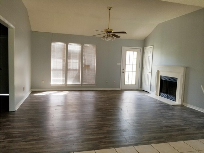 Foto del edificio - 7908 Martin Bluff Rd
