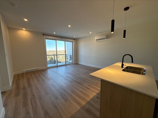 Photo du bâtiment - 1035 Melanson Rd