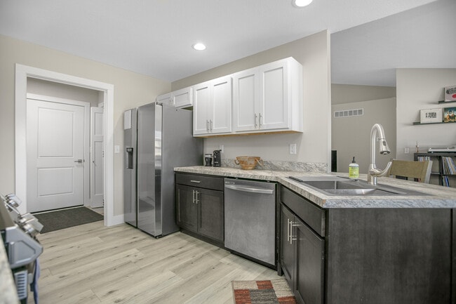 Building Photo - 508 Filbert St