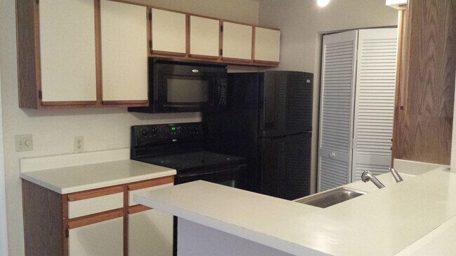 Foto del edificio - 1033 S Hiawassee Rd
