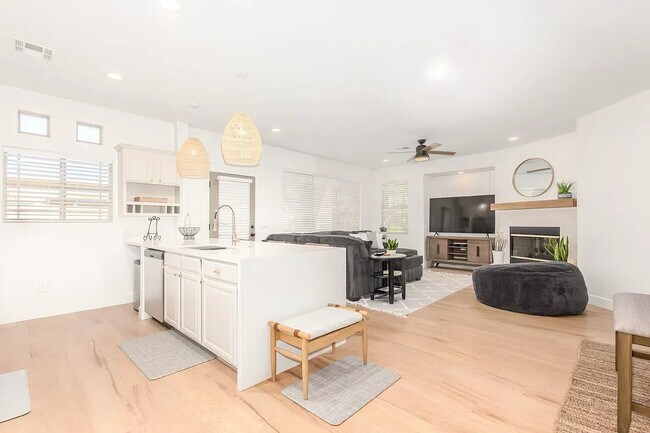 Building Photo - 11500 E Cochise Dr