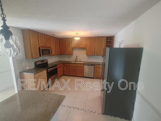 Building Photo - 3270 N Stirrup Dr