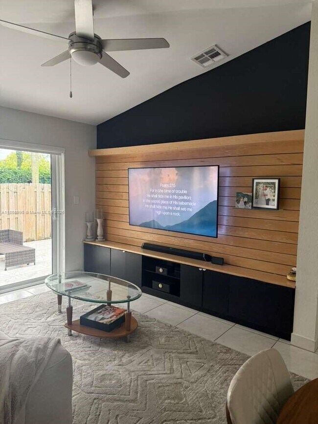 Foto del edificio - 11480 NW 50th Terrace