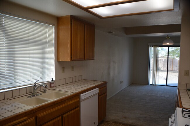 Building Photo - 3 Bedroom 2 bath  apply today!! Coming Soon!