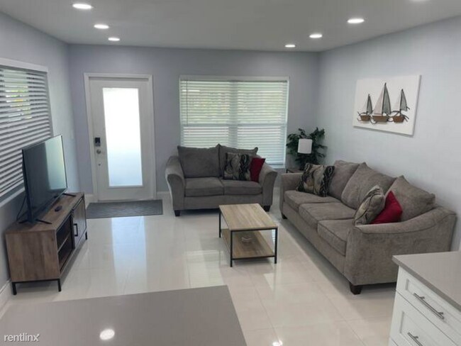 Foto del edificio - 2 br, 1 bath House - 40 NE 48th Ct