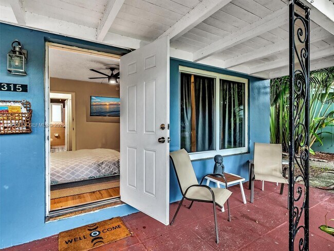 Foto del edificio - 1315 NE 11th St