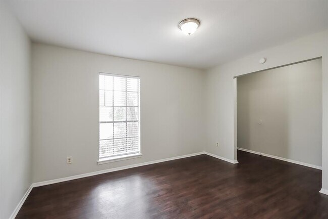 Building Photo - 11502 Dovedale Ct