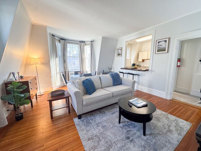 Building Photo - 39 Cypress St