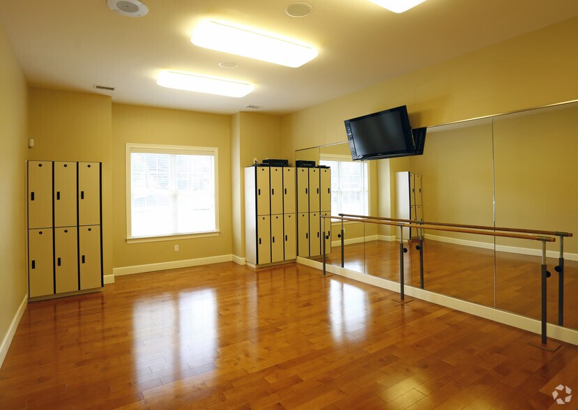 Orchard Village Apartments Rentals Ballwin, MO