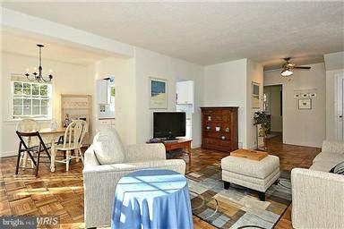 Foto del edificio - 3728 Gunston Rd