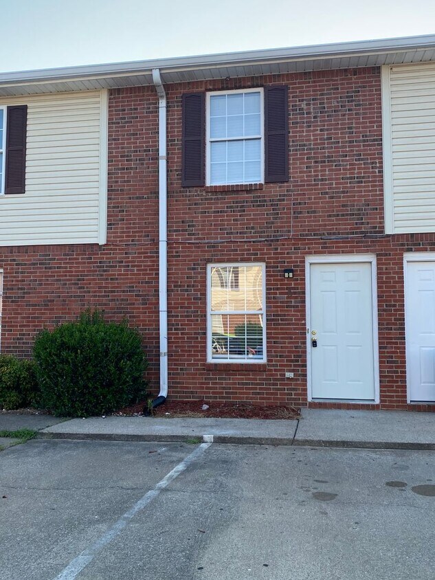 Primary Photo - 2 Bed 1.5 Bath Close to Wilma Rudolph