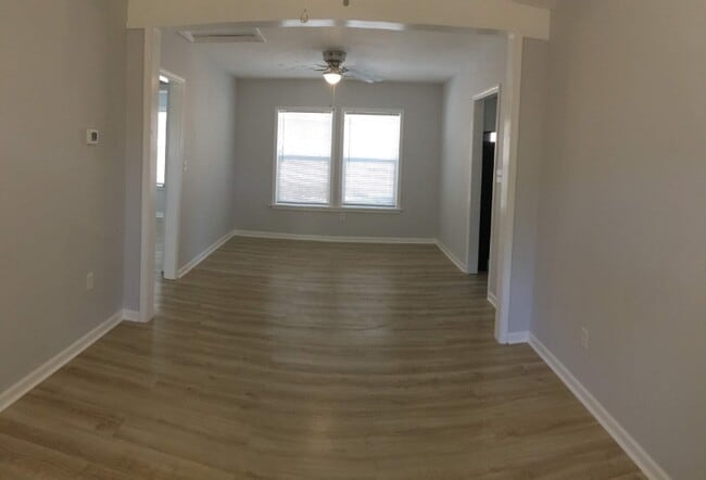 Building Photo - 27 Roseway Cir