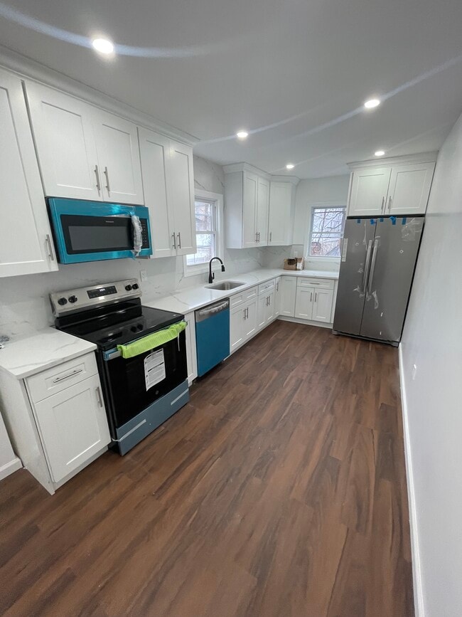 Building Photo - 452 S 1st Ave