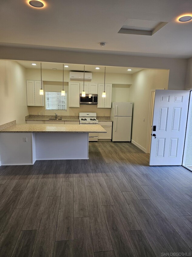 Foto principal - 2702-17 Grove St