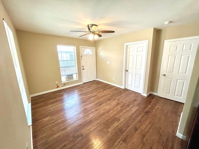 Building Photo - **APPLICATION RECEIVED** **MOVE-IN SPECIAL...